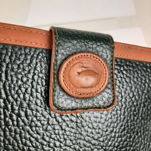 🔥Vintage Dooney And Bourke Checkbook Wallet All Weather Leather Green And Tan - Picture 4 of 6